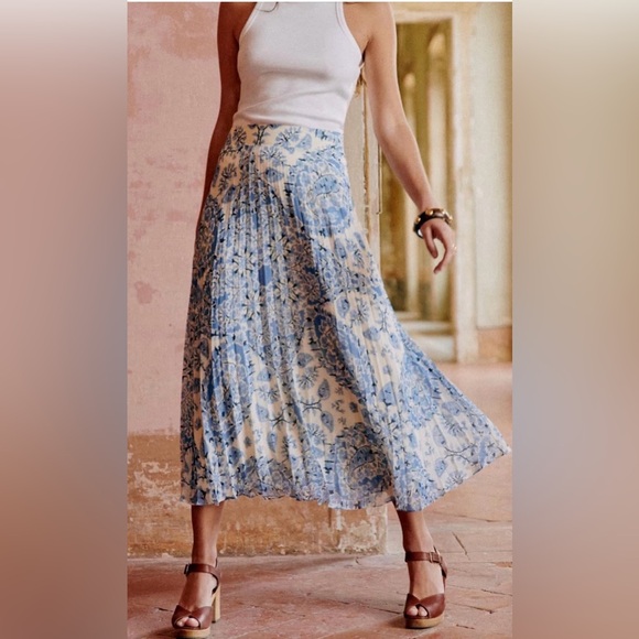 Sézane Dune Pleated Skirt in Alcazar Blue Floral Size 34/2 - Picture 11 of 14